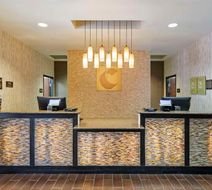 Comfort Inn & Suites Denver Northeast Lobby