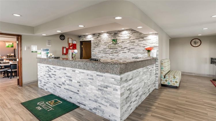 Quality Inn Rochelle Lobby
