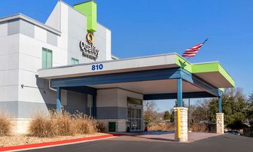 Quality Inn and Suites Elgin