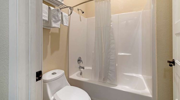 Quality Inn and Suites Elgin Room