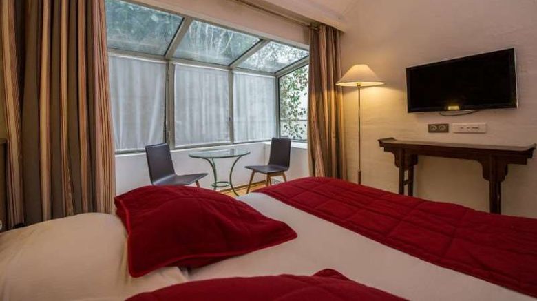 <b>Jeu de Paume Hotel Room</b>. Images powered by <a href="https://iceportal.shijigroup.com/" title="IcePortal" target="_blank">IcePortal</a>.