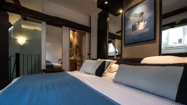 Jeu de Paume Hotel Room