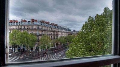 Cluny Square Hotel