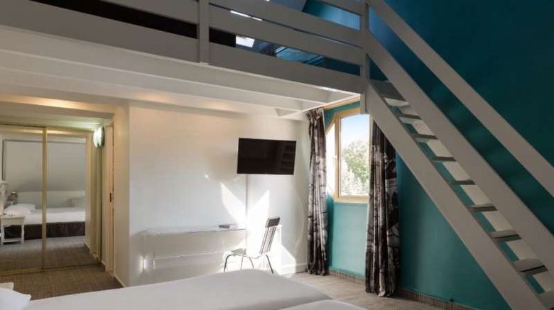 <b>Hotel The Originals City Rueil Centre Room</b>. Images powered by <a href="https://iceportal.shijigroup.com/" title="IcePortal" target="_blank">IcePortal</a>.