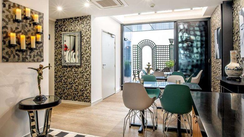 <b>Hotel Villa Eiffel Mademoiselle Restaurant</b>. Images powered by <a href="https://iceportal.shijigroup.com/" title="IcePortal" target="_blank">IcePortal</a>.