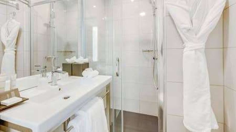 <b>Hotel Villa Eiffel Mademoiselle Room</b>. Images powered by <a href="https://iceportal.shijigroup.com/" title="IcePortal" target="_blank">IcePortal</a>.