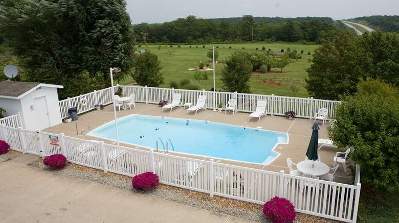 <b>SureStay Hotel by Best Western Cameron Pool</b>. Images powered by <a href="https://iceportal.shijigroup.com/" title="IcePortal" target="_blank">IcePortal</a>.