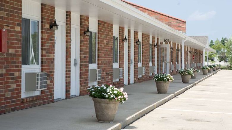 <b>SureStay Hotel by Best Western Cameron Exterior</b>. Images powered by <a href="https://iceportal.shijigroup.com/" title="IcePortal" target="_blank">IcePortal</a>.