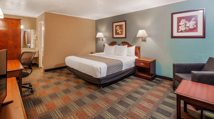 SureStay Hotel by Best Western Cameron Room