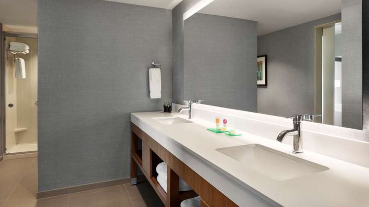 Hyatt Place Virginia Beach Town Center Suite