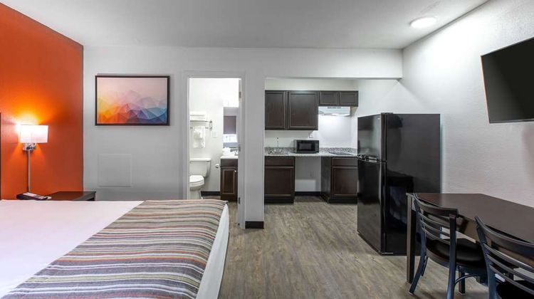 Suburban Studios Room