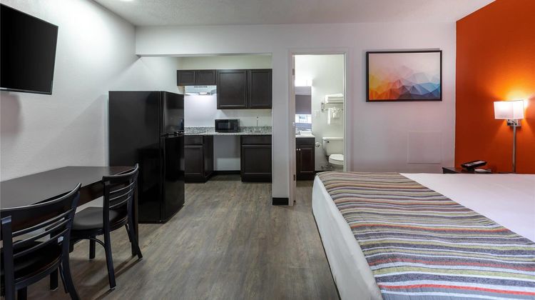 Suburban Studios Room