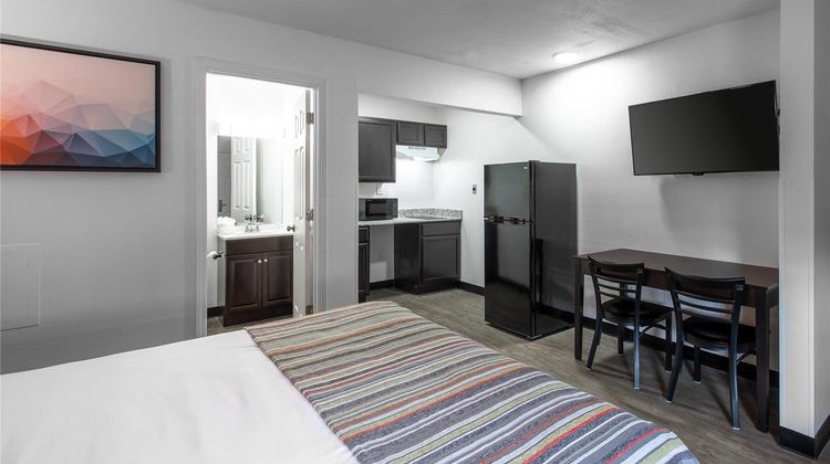 Suburban Studios Room