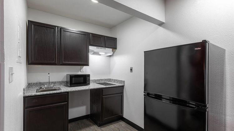 Suburban Studios Room