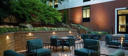 Hilton Garden Inn Atlanta Buckhead Exterior
