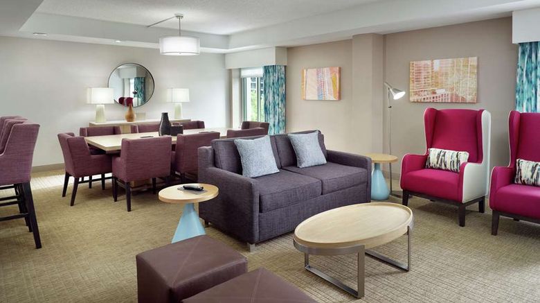 <b>Hilton Garden Inn Atlanta Buckhead Room</b>. Images powered by <a href="https://iceportal.shijigroup.com/" title="IcePortal" target="_blank">IcePortal</a>.
