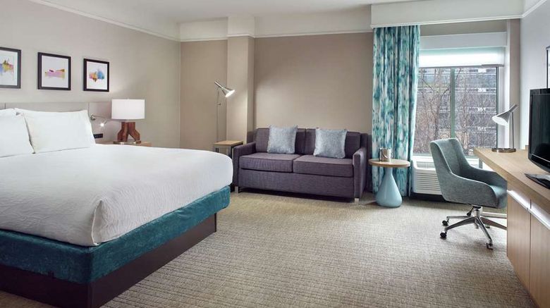 <b>Hilton Garden Inn Atlanta Buckhead Room</b>. Images powered by <a href="https://iceportal.shijigroup.com/" title="IcePortal" target="_blank">IcePortal</a>.