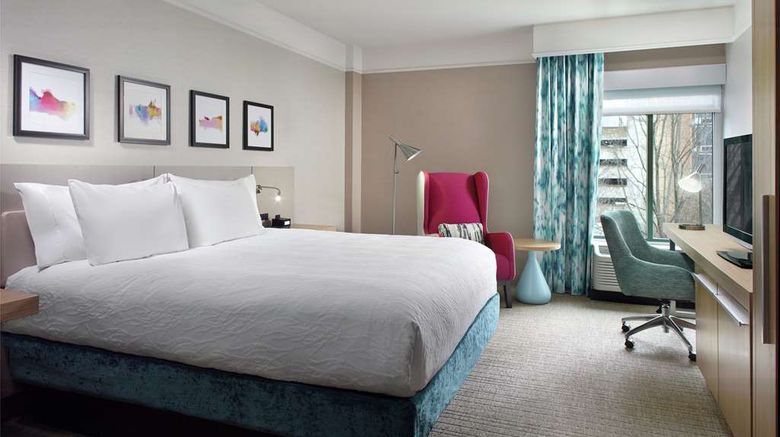 <b>Hilton Garden Inn Atlanta Buckhead Room</b>. Images powered by <a href="https://iceportal.shijigroup.com/" title="IcePortal" target="_blank">IcePortal</a>.
