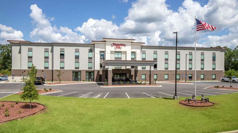 <b>Hampton Inn Camden Exterior</b>. Images powered by <a href="https://iceportal.shijigroup.com/" title="IcePortal" target="_blank">IcePortal</a>.