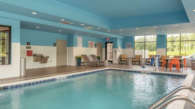 Hampton Inn Camden Pool