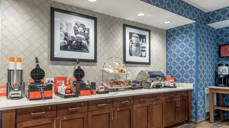 <b>Hampton Inn Camden Restaurant</b>. Images powered by <a href="https://iceportal.shijigroup.com/" title="IcePortal" target="_blank">IcePortal</a>.