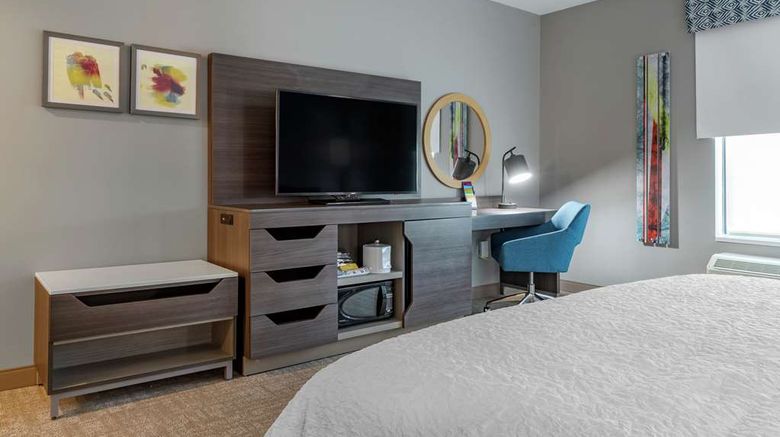<b>Hampton Inn Camden Room</b>. Images powered by <a href="https://iceportal.shijigroup.com/" title="IcePortal" target="_blank">IcePortal</a>.