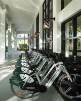 Baker's Cay Resort, Curio Coll