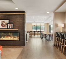 Home2 Suites Central Alliant Energy Ctr Lobby