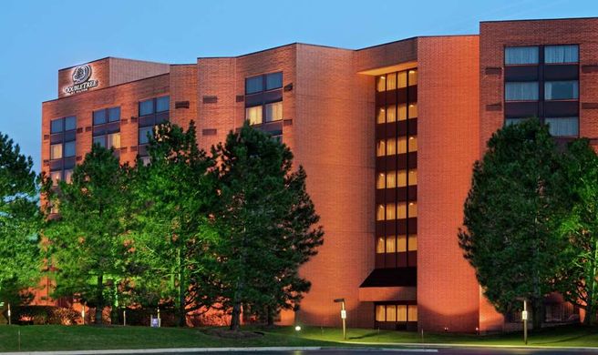 DoubleTree by Hilton Lisle Naperville Exterior