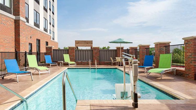 Hampton Inn & Suites Conference Ctr Area Pool