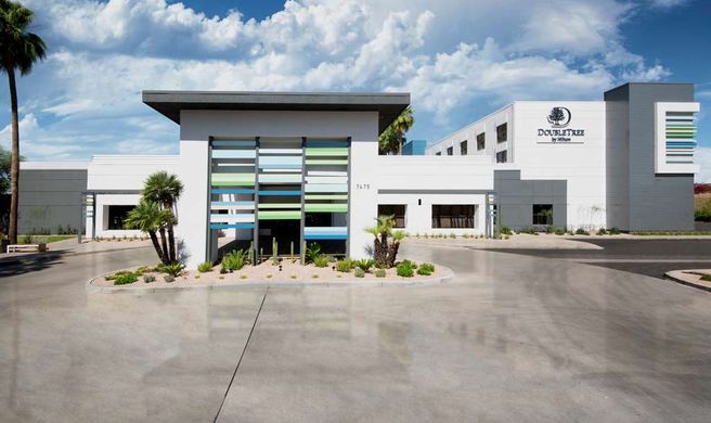 DoubleTree by Hilton Phoenix Chandler Exterior