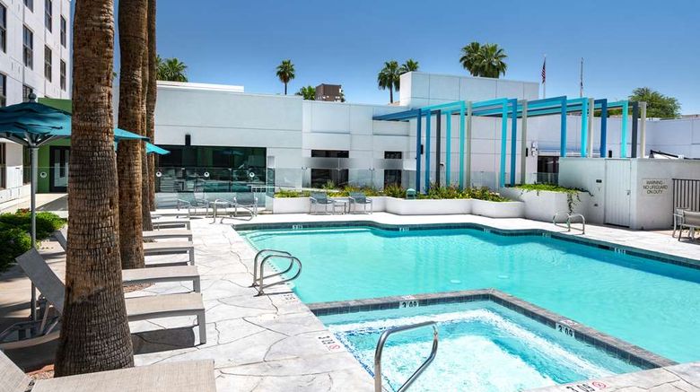 <b>DoubleTree by Hilton Phoenix Chandler Pool</b>. Images powered by <a href="https://iceportal.shijigroup.com/" title="IcePortal" target="_blank">IcePortal</a>.