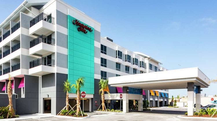 Hampton Inn Dunedin Exterior