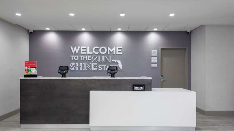 Hampton Inn Dunedin Lobby