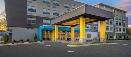 Tru by Hilton Knoxville North Exterior