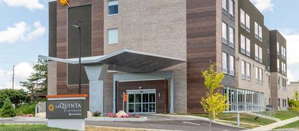 La Quinta Inn & Suites Bloomington Exterior