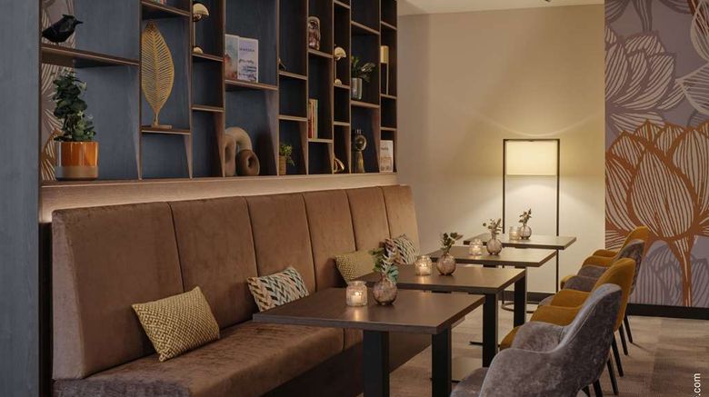 <b>Dorint Hotel Wurzburg Lobby</b>. Images powered by <a href="https://iceportal.shijigroup.com/" title="IcePortal" target="_blank">IcePortal</a>.