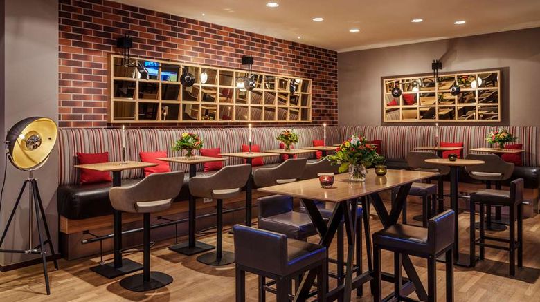 <b>Dorint City Hotel Bremen Restaurant</b>. Images powered by <a href="https://iceportal.shijigroup.com/" title="IcePortal" target="_blank">IcePortal</a>.