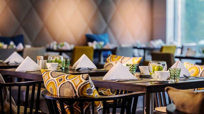 <b>Dorint City Hotel Bremen Restaurant</b>. Images powered by <a href="https://iceportal.shijigroup.com/" title="IcePortal" target="_blank">IcePortal</a>.
