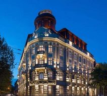 Bankhotel Exterior