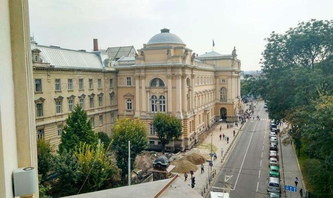 Bankhotel Exterior