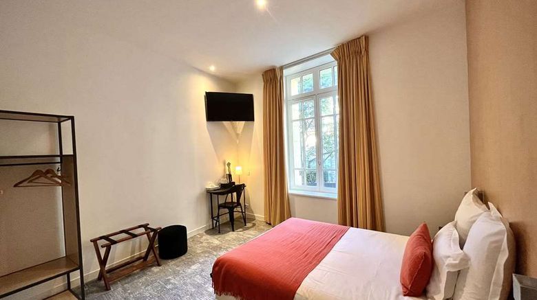 <b>Hotel Dinard Balmoral Room</b>. Images powered by <a href="https://iceportal.shijigroup.com/" title="IcePortal" target="_blank">IcePortal</a>.