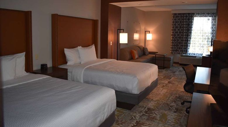 <b>La Quinta Inn & Suites East I-40 Room</b>. Images powered by <a href="https://iceportal.shijigroup.com/" title="IcePortal" target="_blank">IcePortal</a>.
