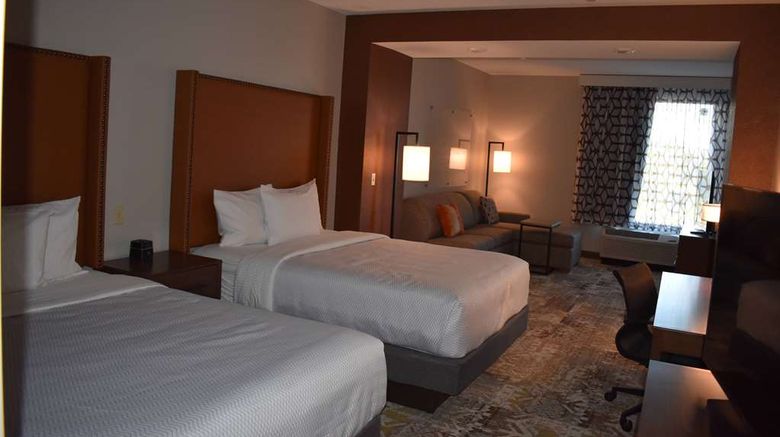 <b>La Quinta Inn & Suites East I-40 Room</b>. Images powered by <a href="https://iceportal.shijigroup.com/" title="IcePortal" target="_blank">IcePortal</a>.