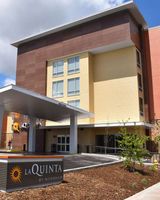 La Quinta Inn & Suites East I-40