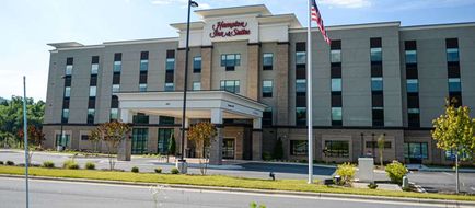 Hampton Inn and Suites Lenoir Exterior