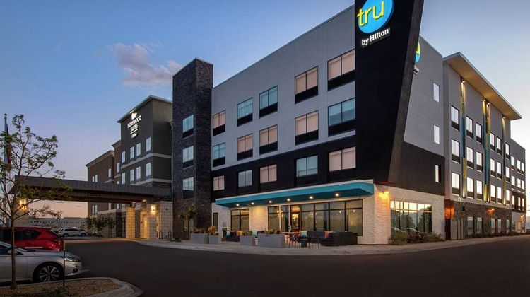 Tru by Hilton Denver Airport Tower Road Exterior