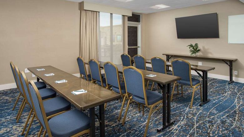 <b>Tru by Hilton Denver Airport Tower Road Meeting</b>. Images powered by <a href="https://iceportal.shijigroup.com/" title="IcePortal" target="_blank">IcePortal</a>.