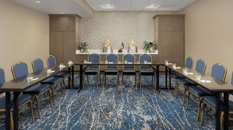 Tru by Hilton Denver Airport Tower Road Meeting