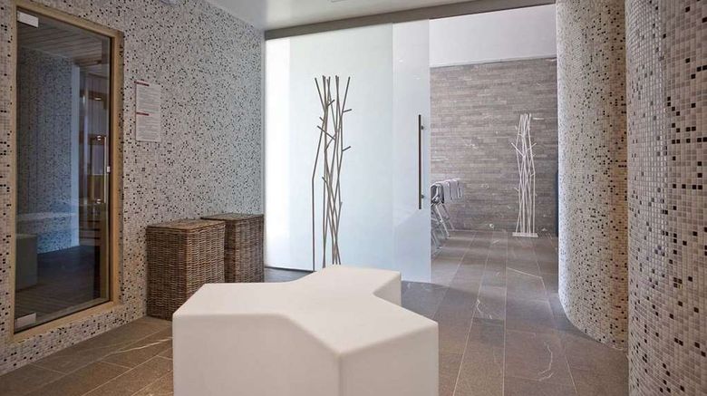 <b>Belvedere Hotel Spa</b>. Images powered by <a href="https://iceportal.shijigroup.com/" title="IcePortal" target="_blank">IcePortal</a>.